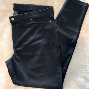 HUE black leggings XL